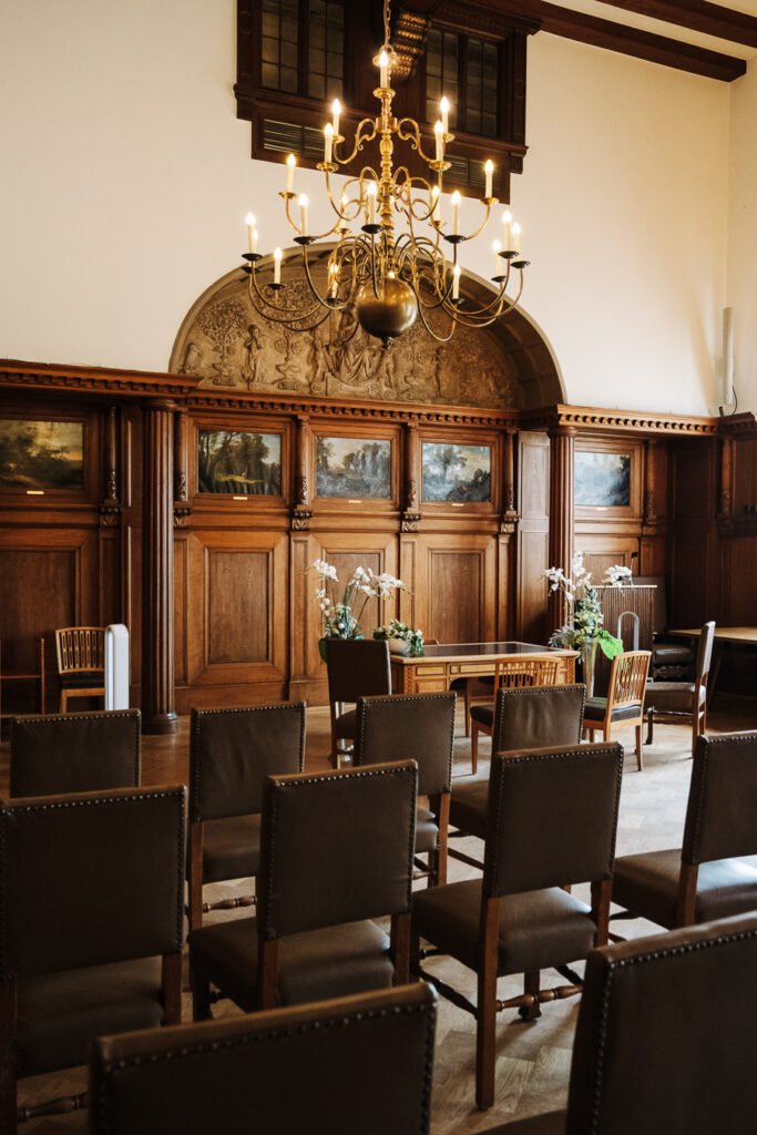 Eleganter Innenraum des Standesamts im Bonner Rathaus