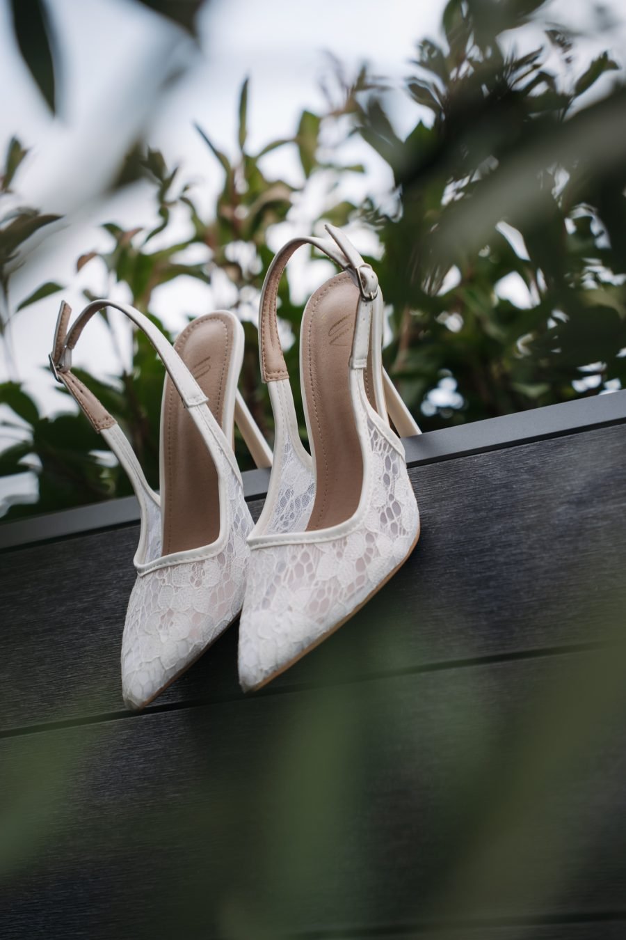 Elegante Brautschuhe als Hochzeitsdetail